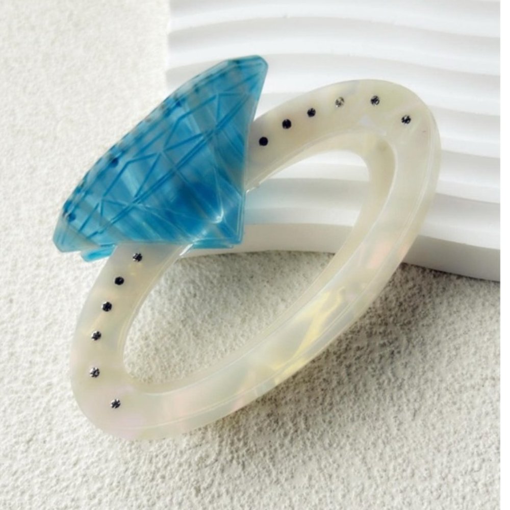 ⭐️❤️❤️ FREE Diamond Ring Rhinestone Engagement Bride Party Wife Hair Claw Clip